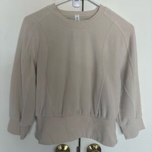 Lululemon Athletica Tan 3/4 Sleeve Boxy Sweatshirt